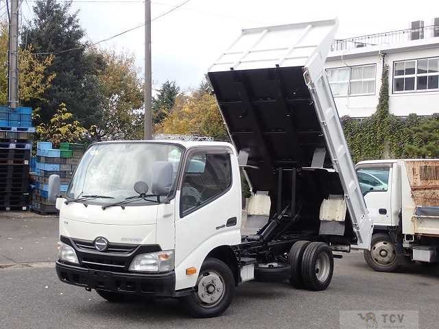 2013 Hino Dutro