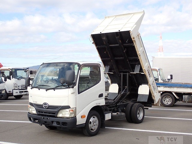2011 Hino Dutro