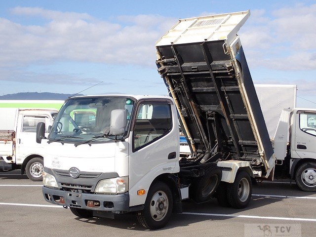 2012 Hino Dutro