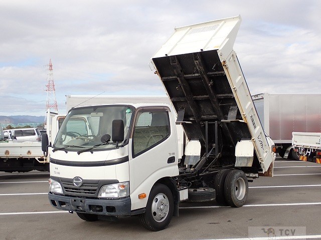 2011 Hino Dutro