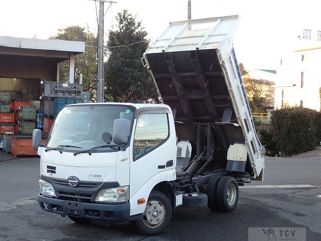2011 Hino Dutro
