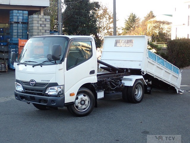2017 Hino Dutro