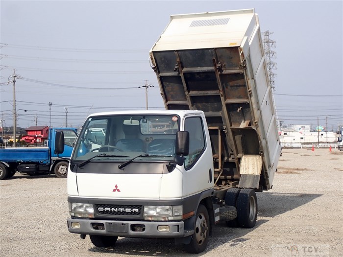 2000 Mitsubishi Canter