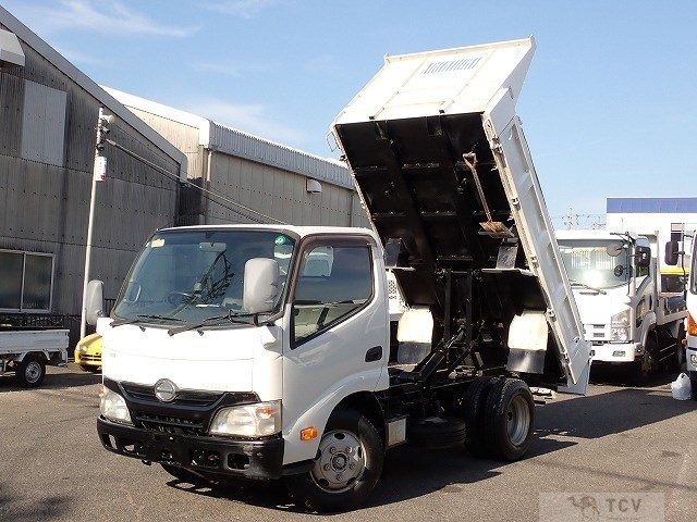 2013 Hino Dutro