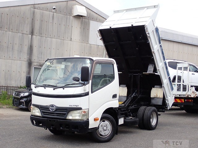 2010 Hino Dutro