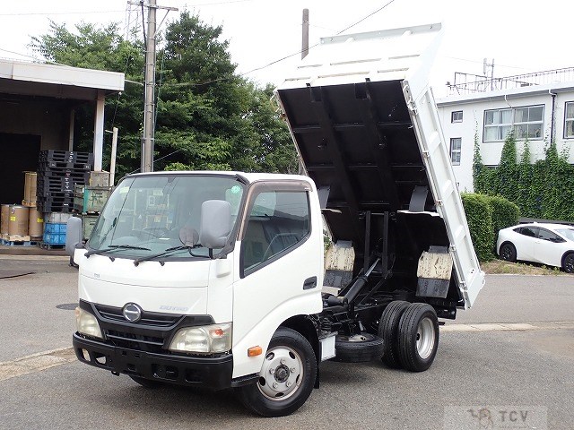 2011 Hino Dutro