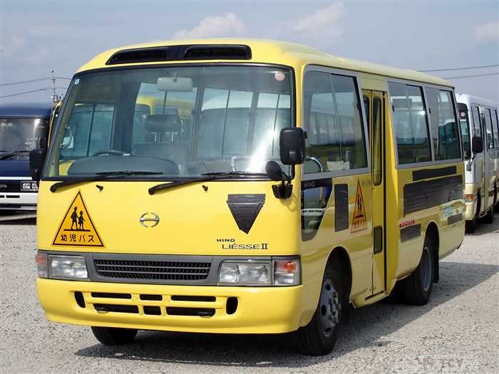 2002 Hino Liesse II