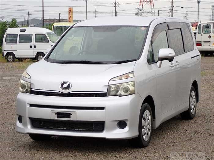 2011 Toyota Voxy