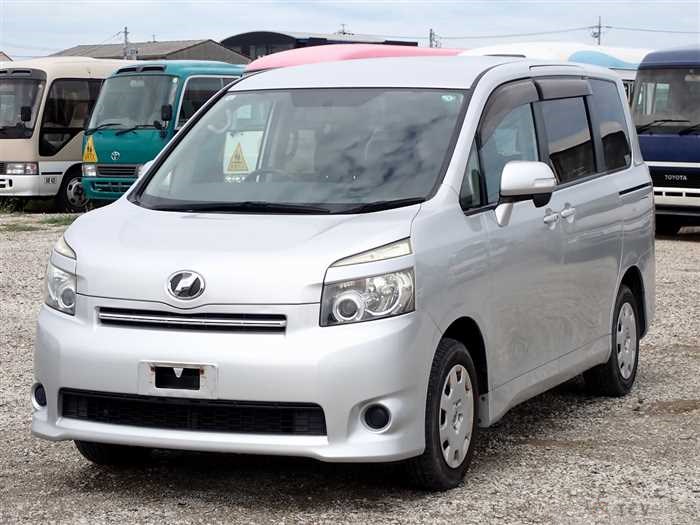 2007 Toyota Voxy
