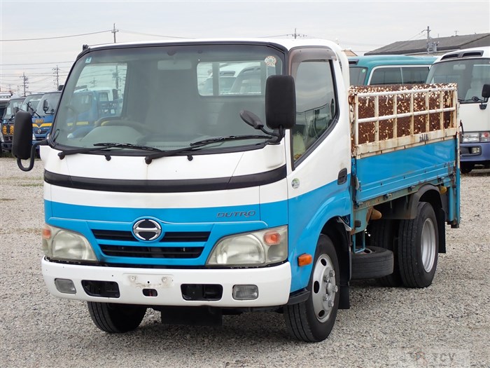2011 Hino Dutro
