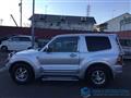 2002 Mitsubishi Pajero