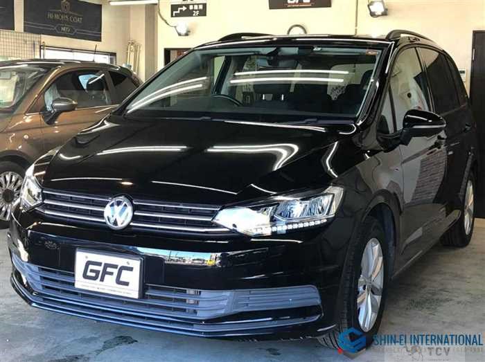 2016 Volkswagen Golf Touran