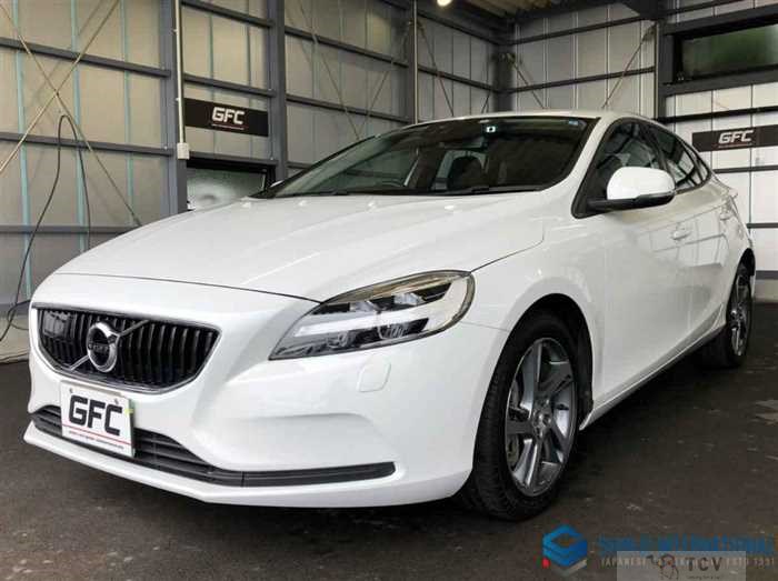 2018 Volvo V40