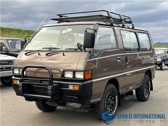 1990 Mitsubishi Delica Starwagon