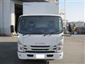 2023 Isuzu Elf