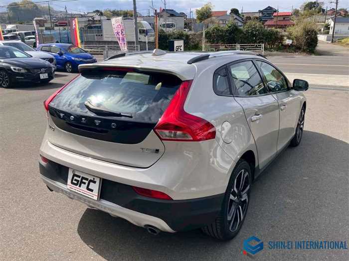 Volvo V40 2019 photo 2