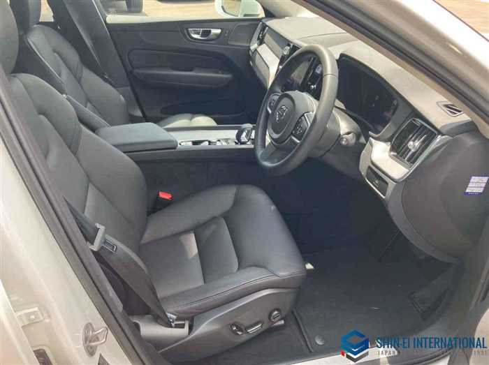 Volvo XC60 2023 — фото 4 купить в Москве