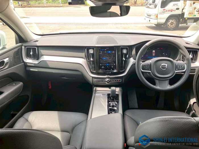 Volvo XC60 2023 — фото 8 купить в Москве