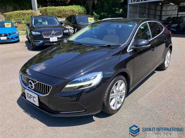 2020 Volvo V40