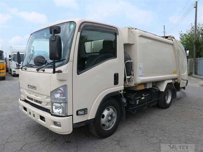 2020 Isuzu Elf
