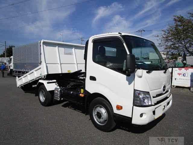 2023 Hino Dutro