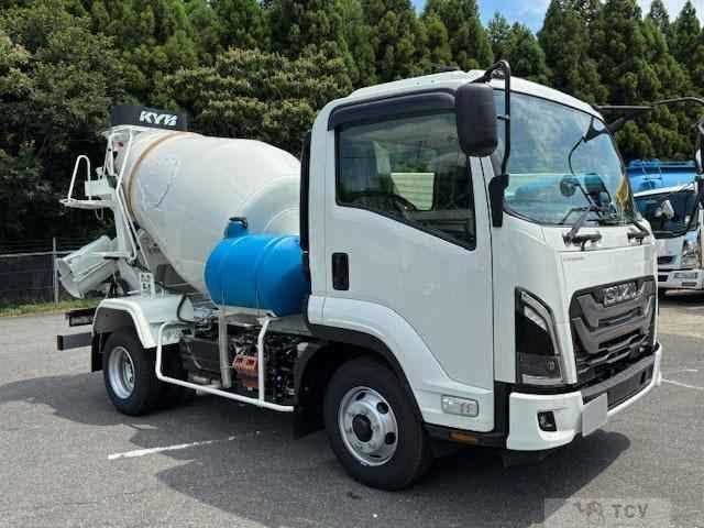 2025 Isuzu FORWARD