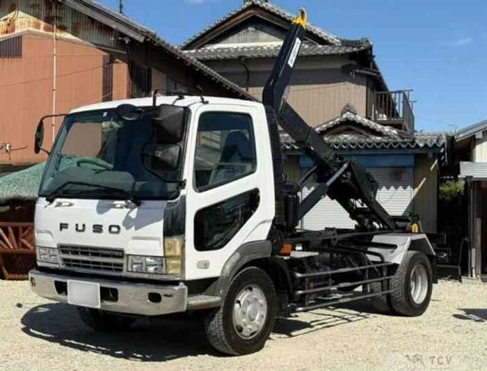 2004 Mitsubishi Fighter