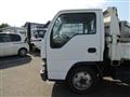 2005 Isuzu Elf