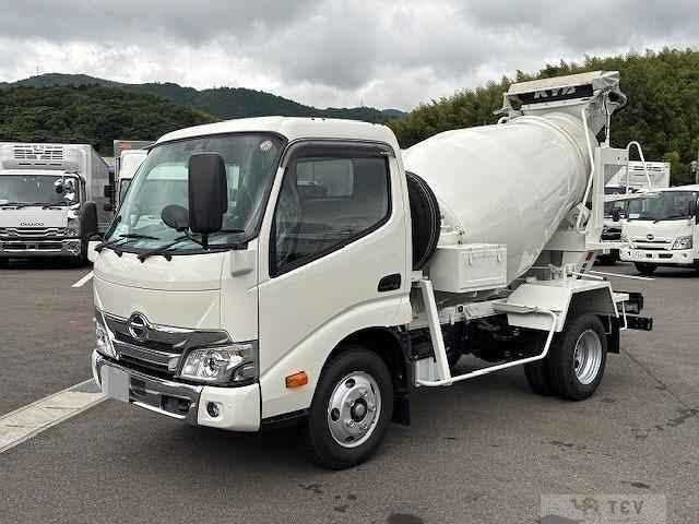 2024 Hino Dutro