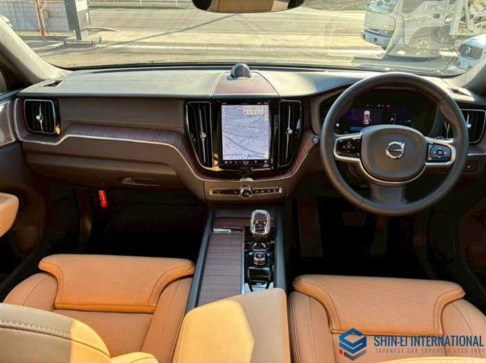 Volvo XC60 2024 — фото 4 купить в Москве