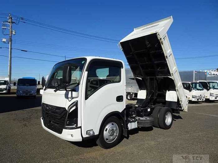 2023 Isuzu Elf