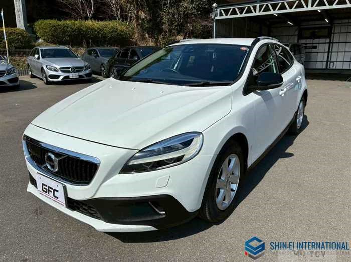 2017 Volvo V40