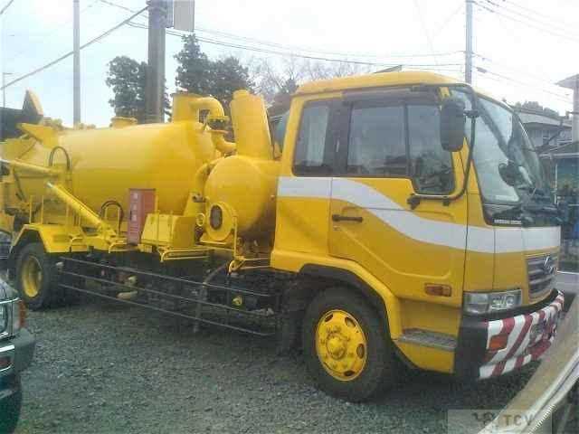2004 Nissan Condor