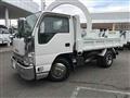 2011 Isuzu Elf