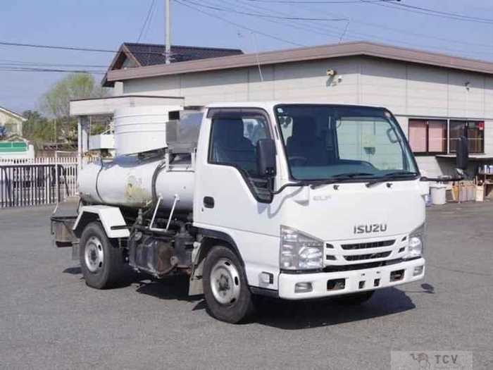 2017 Isuzu Elf