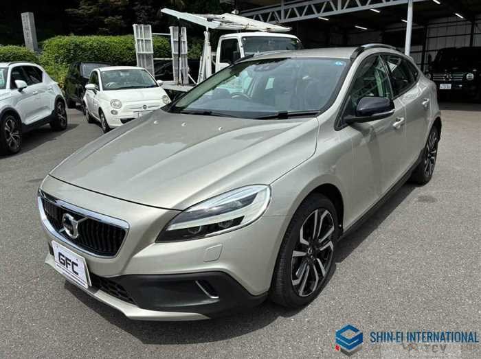 2017 Volvo V40
