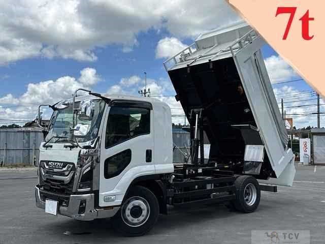 2025 Isuzu FORWARD