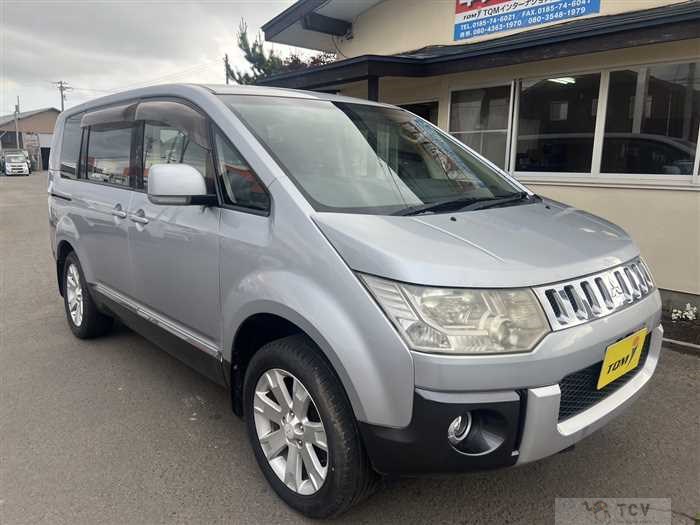 2013 Mitsubishi Delica D5