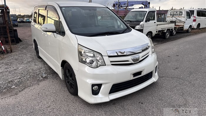 2010 Toyota Noah