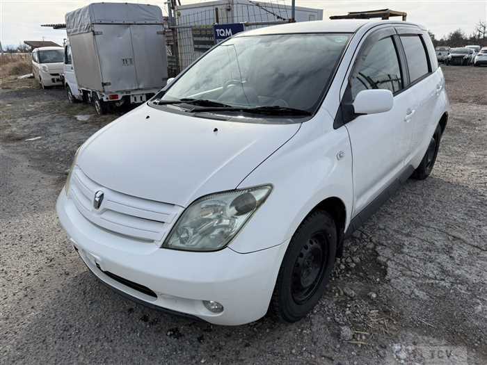 2004 Toyota IST