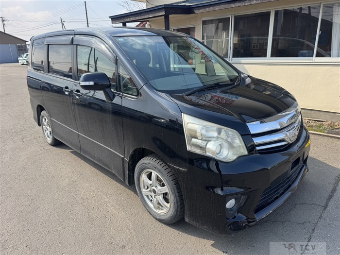 2013 Toyota Noah