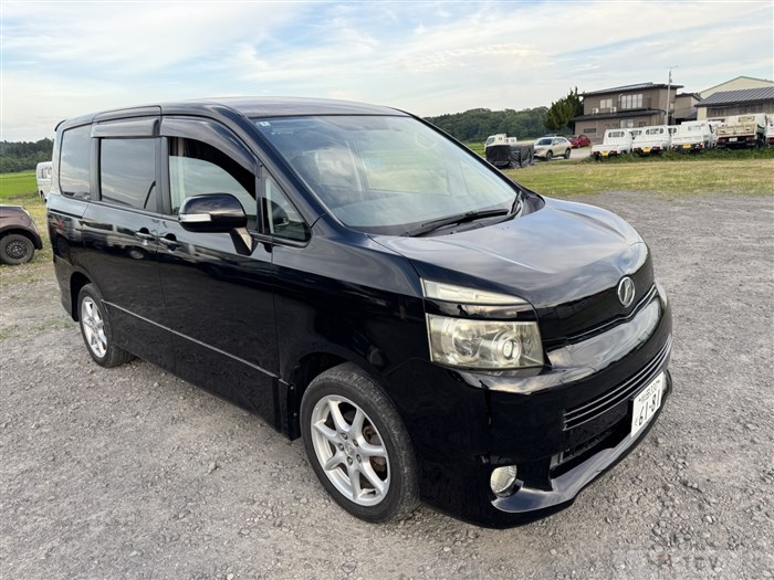 2007 Toyota Voxy