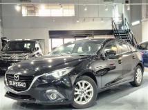 2016 Mazda Axela