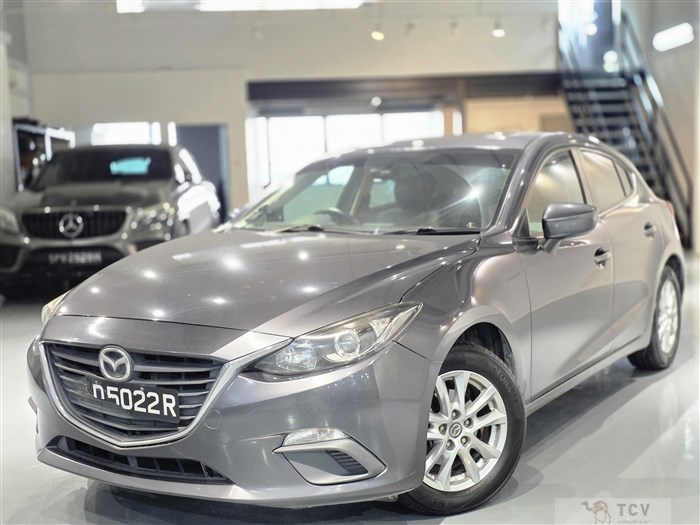 2016 Mazda Axela