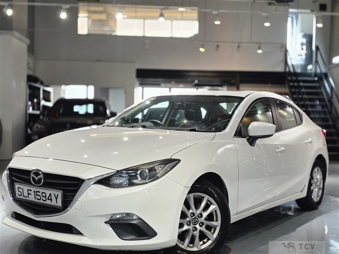 2016 Mazda Axela