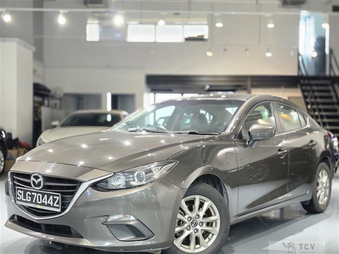 2016 Mazda Axela