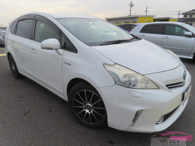 2013 Toyota PRIUS α
