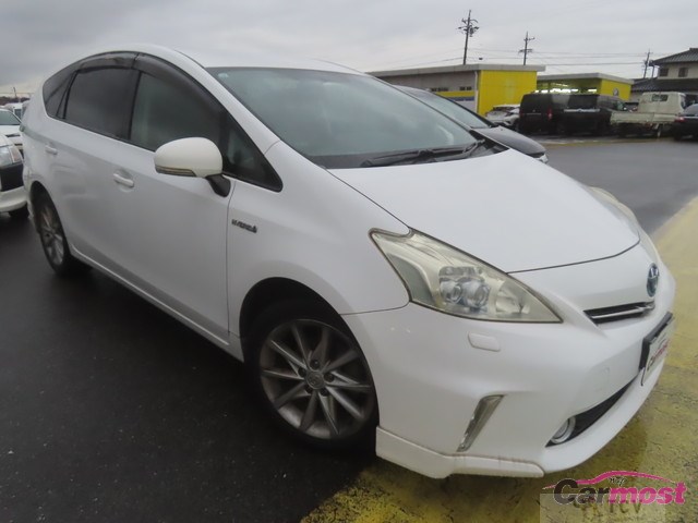 2011 Toyota PRIUS α