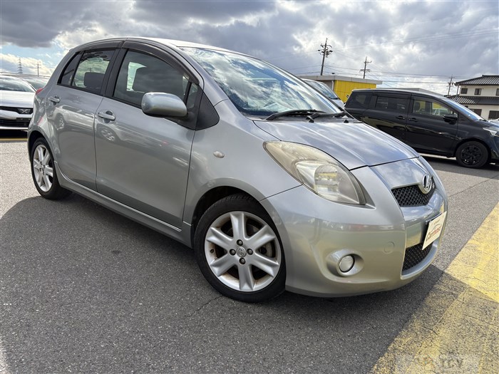 2006 Toyota Vitz