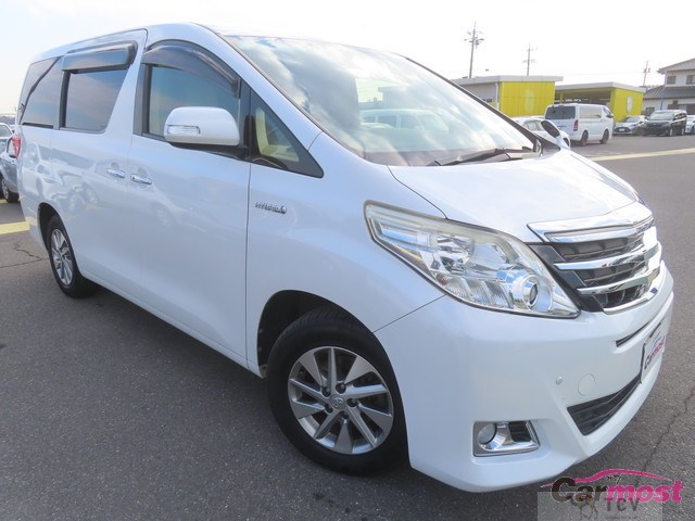 2013 Toyota Alphard Hybrid
